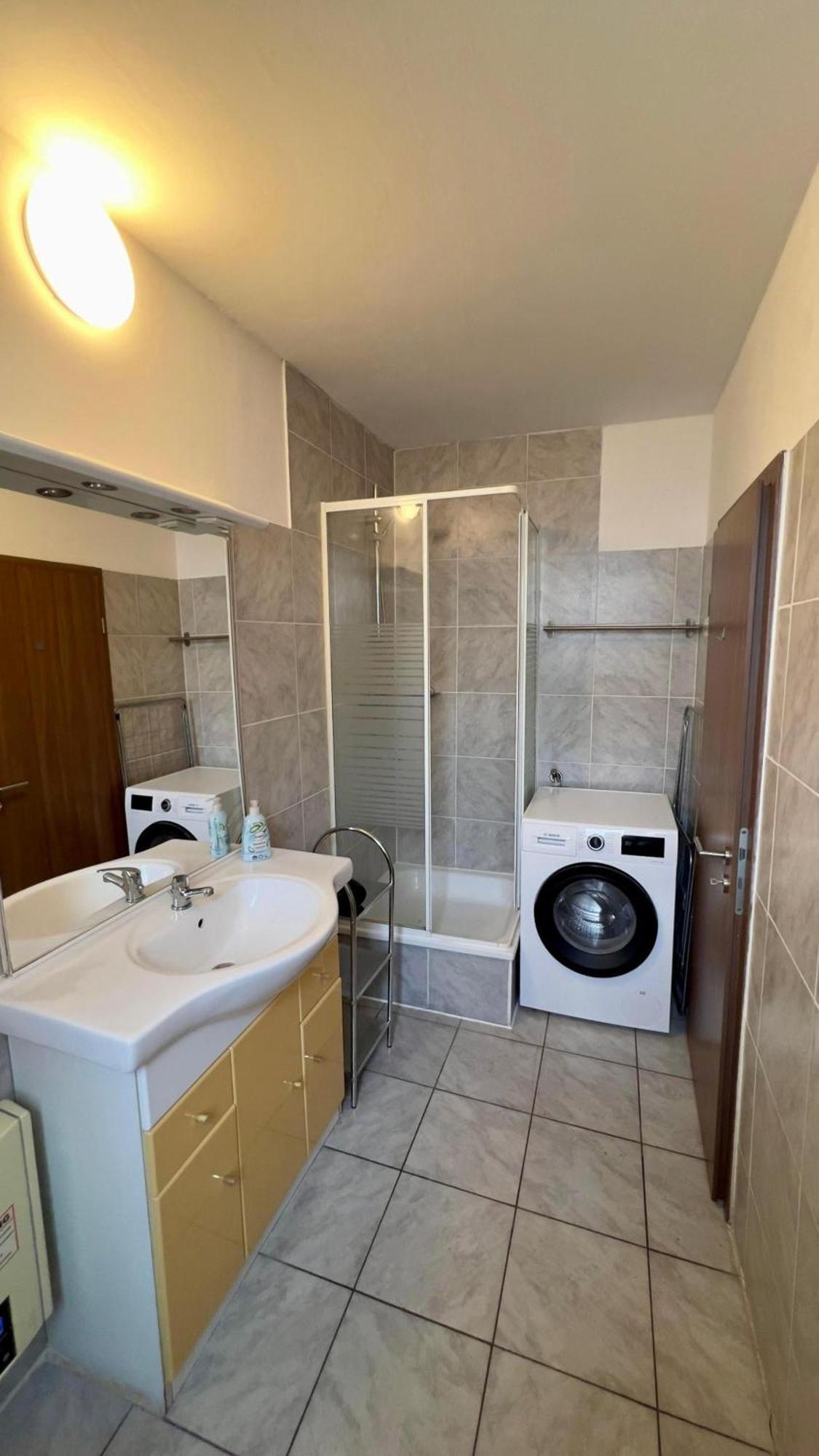Praktische City Apartments Direkt Am Hauptbahnhof 노이뮌스터 외부 사진